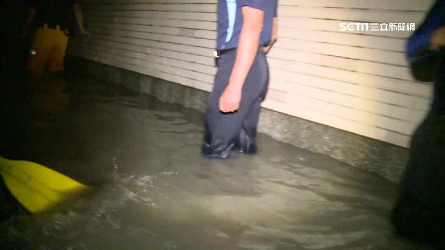 暴雨水深達100CM　榮光村民急撤