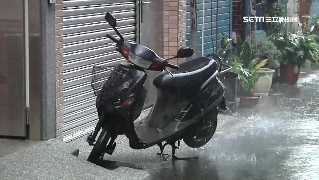 移車得罪整條街鄰居　吵到警察來處理