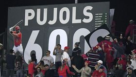 ▲洛杉磯天使生化人Albert Pujols揮出生涯600轟。（圖／美聯社／達志影像）