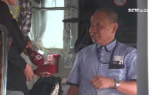 暴雨中逆水而上　超狂客運司機曝光了