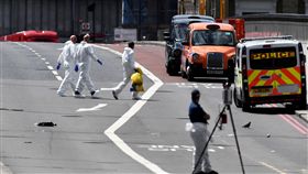 英國倫敦橋遭恐怖攻擊（圖／路透社／達志影像）