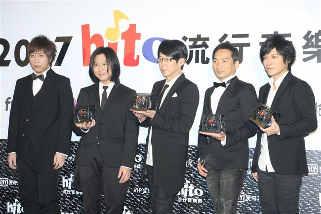 五月天擒4大獎　金曲前夕氣勢如虹