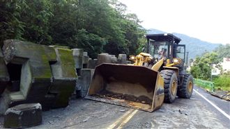 雨停了！機具搶修台20線勤和段