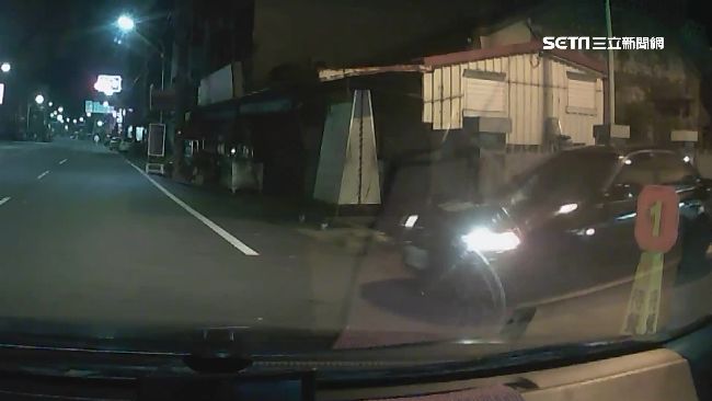 男得來速買餐　竟遭警持槍喝令下車