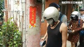 檢警帶著2人重回現場模擬。（圖／翻攝畫面）