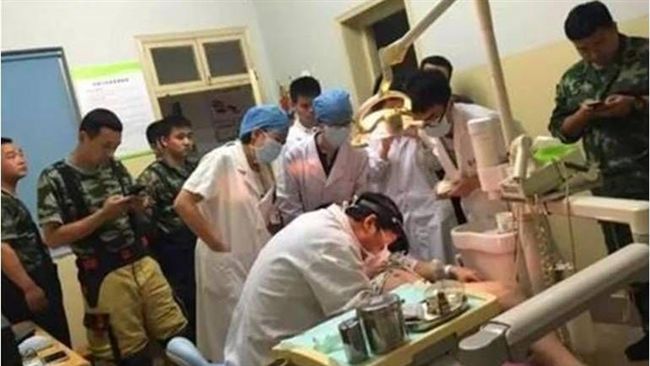 陸男下體卡板手　最後竟是牙醫救了他