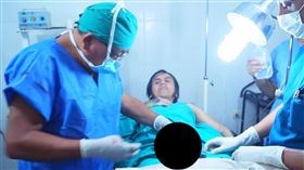 影／牡丹花下死？猜拳輸給踢GG　空手道正妹「一腳爆蛋」
圖／翻攝自Will Zeven YouTube
https://www.youtube.com/watch?v=a0IgSdGyCnc