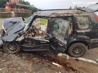 拖板車過彎失控　車上怪手砸中休旅車