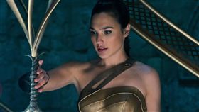 蓋兒演出《神力女超人》，其實五個月的女兒仍在肚子裡。（圖／華納兄弟提供）