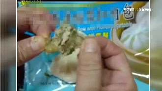 怎麼嚼都不爛　肉包內餡竟是塑膠片