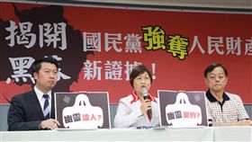 民進黨副秘書長徐佳青、發言人吳沛憶與陳情人葉頌仁　圖／民進黨提供