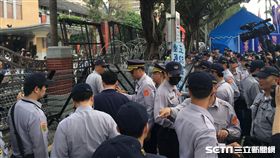 800壯士、年改、立法院、抗議、軍警（圖／記者陳彥宇攝）