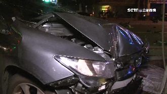機車遭撞解體碎裂　騎士彈飛重摔亡