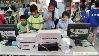 獨／文林銀行仿真操作　行員確立志向