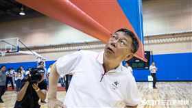 台北市長柯文哲視察和平體育館 圖／記者林敬旻攝