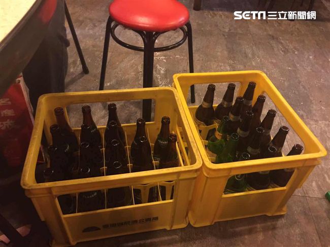 父酗酒外遇債留妻女　法官判兒免扶養