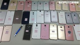 朱男透過陳姓越籍女子，引進越南人士來台，再派謝男接送至各大菜市場、夜市及廟會活動行竊，警方循線破獲該竊盜集團，一舉起獲77支手機（翻攝畫面）