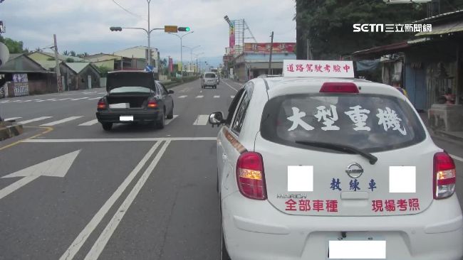 屏東首例路考撞車　港女成功拿到駕照