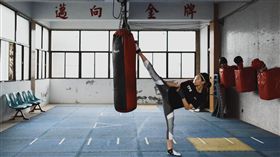 迎接世大運！神力女超人攜校鬥士武裝制霸（圖／UA提供）