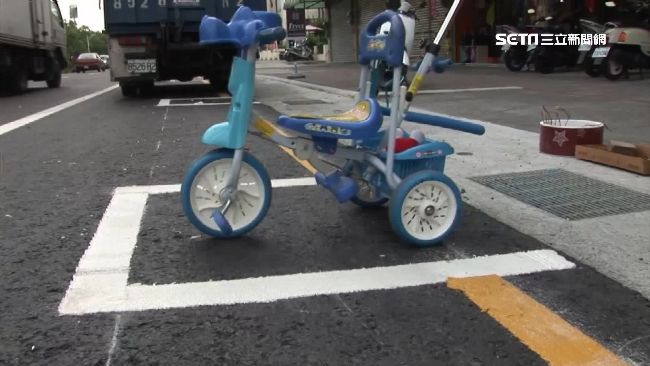 這車格好迷你！「兒童三輪車」專用？