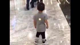 徐若瑄竟為買咖啡不要兒子？大賣場上演「V寶尋媽記」（圖／翻攝徐若瑄Vivian Hsu臉書）