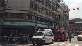 詹婦因憂鬱症所苦，昨晚開陽台瓦斯欲自殺，一夜過後卻悠悠醒轉，她遂打電話給瓦斯行抱怨，老闆趕緊向消防隊求助，警消隨即將詹婦送醫救治（翻攝畫面）