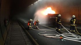 八卦山隧道火燒車救災演練照。（圖／翻攝自彰化縣消防局）