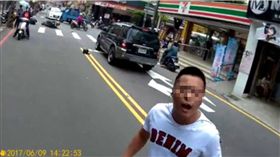 車禍,叫囂,新北市,鶯歌,行車紀錄器,酒駕,驗傷　圖／翻攝自臉書