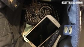 三兄弟只為好玩，搶劫72歲婦人，僅得手手機以及鑰匙。（示意圖／蘇怡璇攝影）