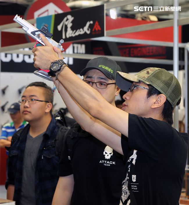 2017國際迷彩嘉年華會暨世界盃極限射擊總決賽，25國高手頂尖對決。（記者邱榮吉/攝影）