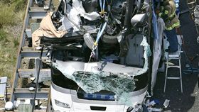 日本,巴士,小客車,車禍,高速公路
圖／中央社