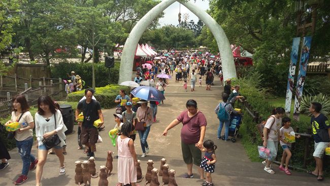 艾克爾家庭日　結合公益玩翻六福村