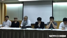 前國策顧問、大塊文化董事長郝明義發起「全面檢視『前瞻計畫』」連署活動。（記者盧素梅攝）