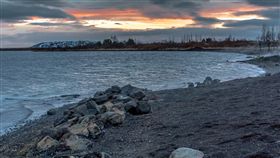 海邊
https://www.flickr.com/photos/16516058@N03/12561535283/in/photolist-k929Nx-pBDcqi-dgVGa6-4x1Tjk-qZW2zF-oH6gek-SrTNtj-chNsfG-8hEccn-UedwTP-4ujNRT-V6CWR7-o16eCW-4MZGX1-R8fkM-qSYTt3-4xguyj-ff2rC1-p9Pg