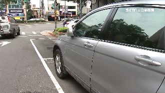 駕駛前方等車位　後車突滑入爆衝突