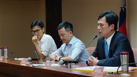 黃國昌,王定宇　圖／時代力量提供