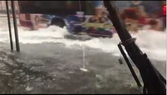 淹了！新北永和大雨　福和橋下大積水