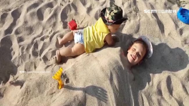 比鯊魚恐怖！海邊挖沙坑埋人恐害死人