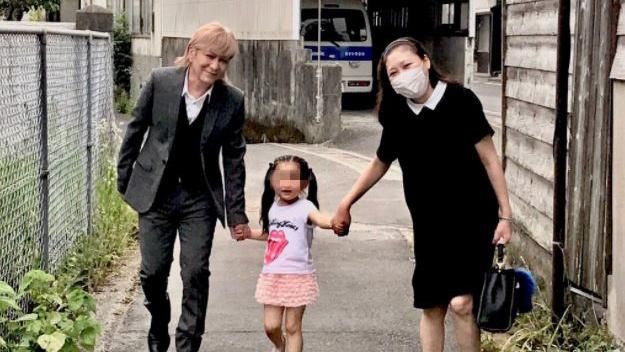 女星腦出血神隱　老公曬照曝病妻近況