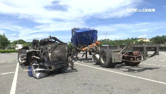 貨櫃車司機撿東西　國道追撞6車翻覆