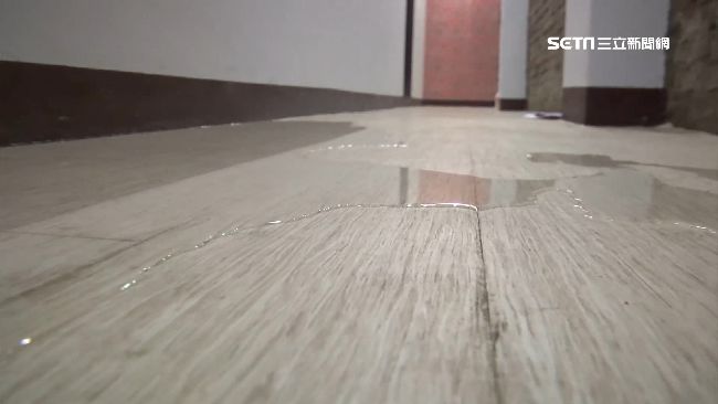 才租2個月就漏水…房東拿發霉房敷衍