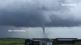 暴雨前龍捲1800