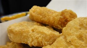 炸雞、雞塊、炸物／flickr／Calgary Reviews／https://flic.kr/p/9vpXL2