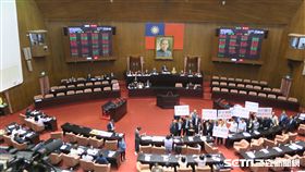 立法院召開全院委員談話會。記者盧素梅攝