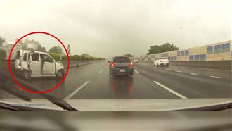 大雨易打滑釀車禍　乘客受困國道求救