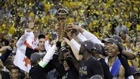 ▲勇士奪總冠軍，電視收視率創20年來新高。（圖／美聯社／達志影像）