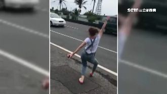 正妹跳舞叫賣芒果　搞笑背後超暖心