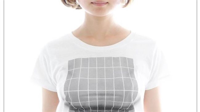 換上這件衣服！巨乳馬上「憑空蹦出」