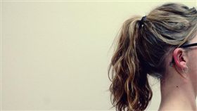 長髮,頭髮,馬尾,女性,尾隨(flickr https://www.flickr.com/photos/evilerin/3479115290/in/photolist-6irnLo-5vv34x-7ozrEX-amsETR-cWrXC-7PrWNa-7nbD1Y-6g8Ujs-bZ7x4U-9FmK75-9umU8Z-e8ntyX-8Wa7LQ-7ACZUR-fmkL87-3mAERN-8zW)