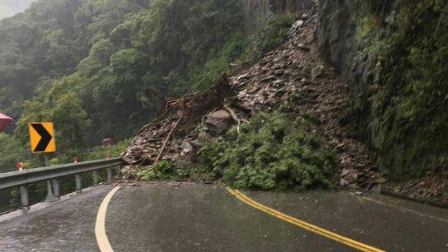 梅雨還不停！南投山坡崩塌　緊急撤離50人
